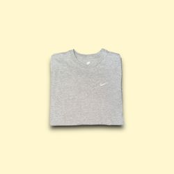 The Nike tee embroidered swoosh essential shirt grey men’s small 