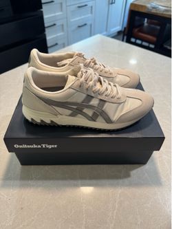 Onitsuka Tiger Shoes womens size 6 - BNIB