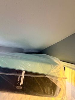 Tempur Pedic king medium