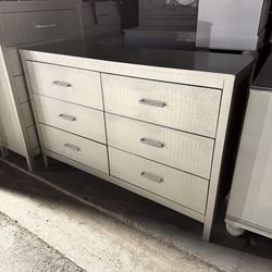 🎁BEAUTIFUL ASHLEY BRAND BEDROOM SET:  TWIN BED FRAME, DRESSER, MIRROR, NIGHTSTAND 🎁