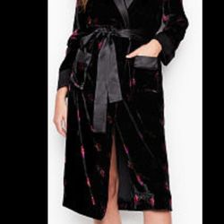 New Victoria Secret Velvet Robe Size Large 
