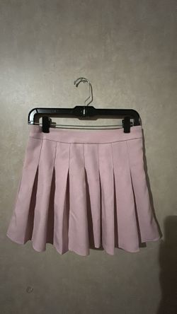 Pink pleated skirt