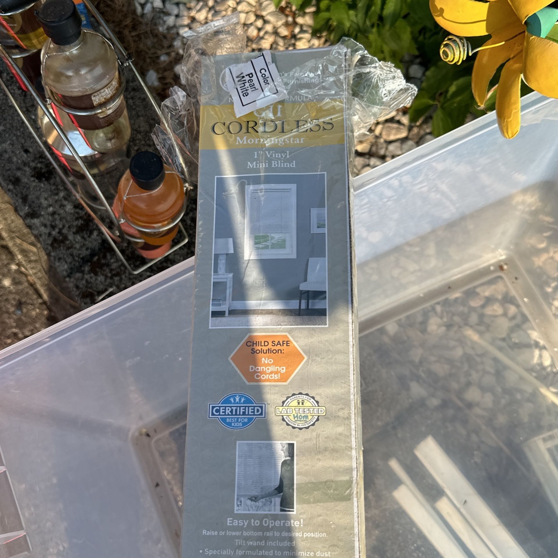 Cordless Morningstar Vinyl Mini Blind