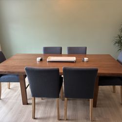 Crate & Barrel Dinning Table and Chairs