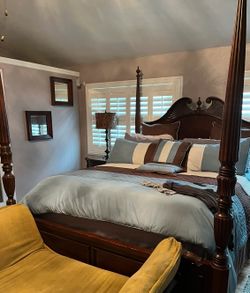 5 piece cal King bedroom set