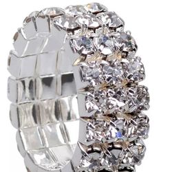 BEAUTIFUL FULL CRYSTAL ELASTIC ETERNITY RING. SIZE 6