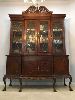 Antique mahogany Chippendale china hutch cabinet buffet curio