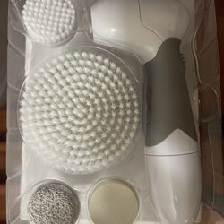 Brand New Facial Cleansing Brush Face
