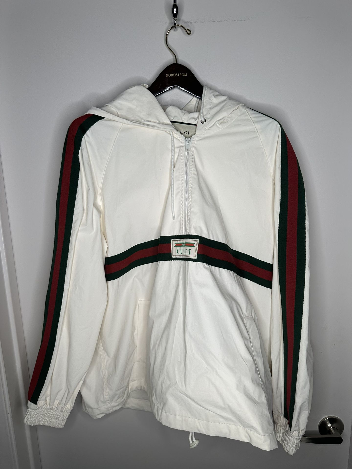 Men’s Gucci windbreaker off-white jacket w hood Size 46 NWT