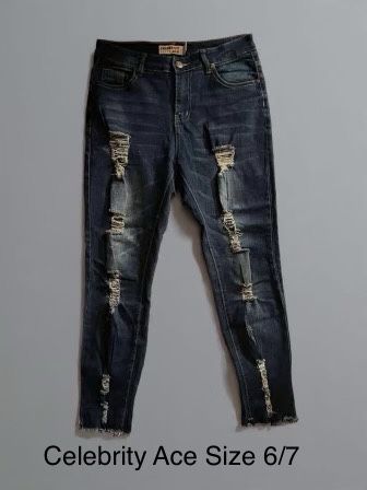 5 Pairs of Barely Worn Women’s Jeans