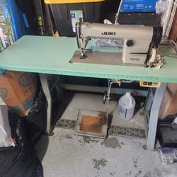 Juki DDL -555 Sewing Machine 