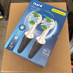 Oral B Toothbrush Twin Pack