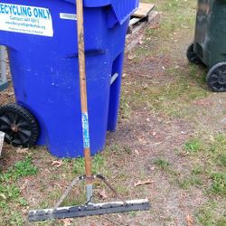 Various Long Cleaning Tools