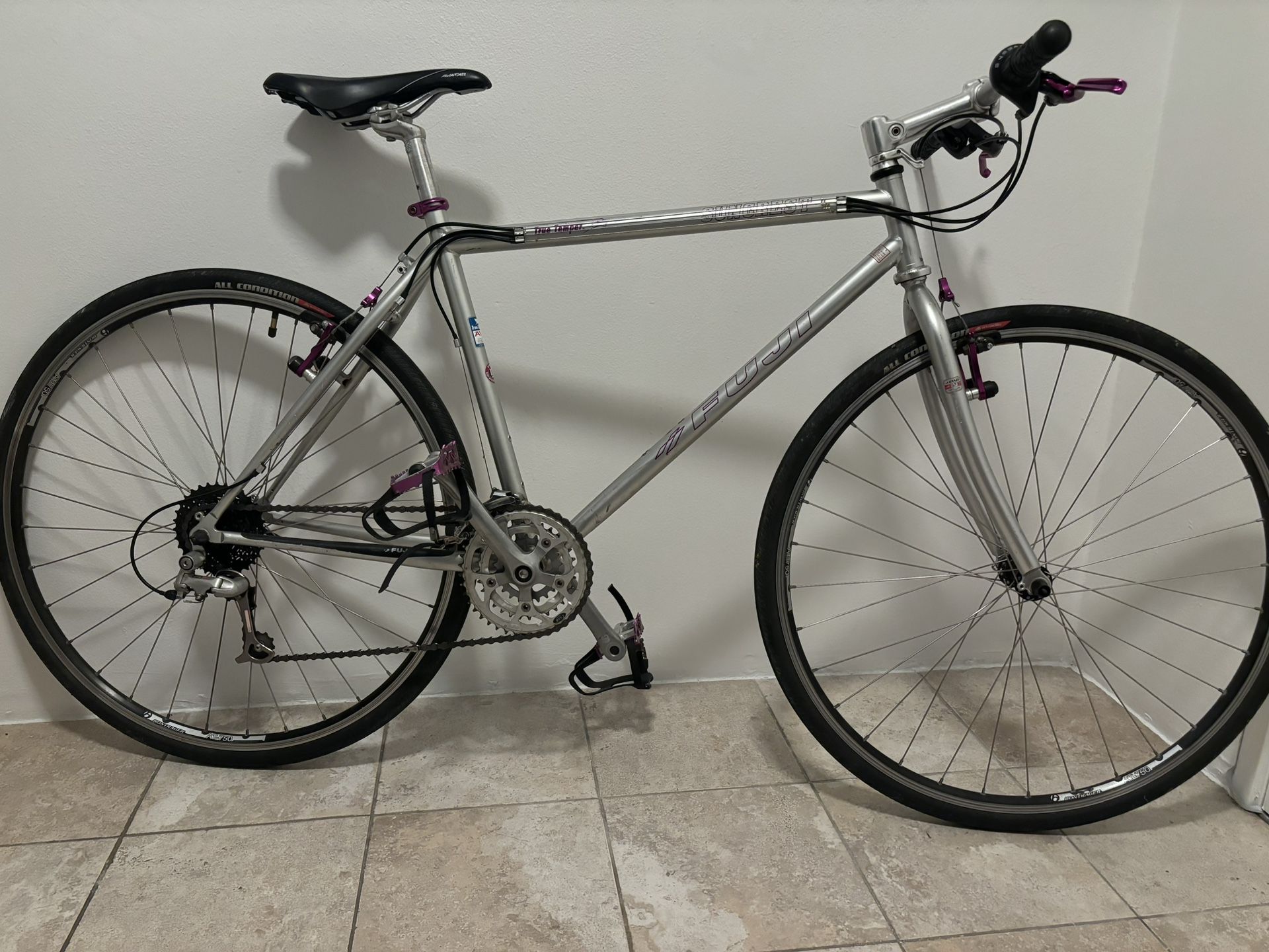 FUJI SUNCREST Bicycle - Great Condition for Sale in Los
