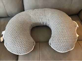 Boppy Pillow + 2 Neutral Covers