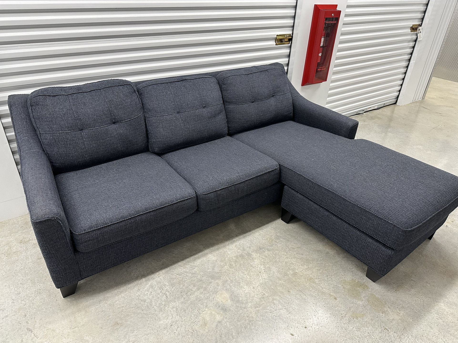 Madison Place Midnight Textured Sleeper Chaise Sofa