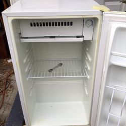 Mini Fridge With Freezer 
