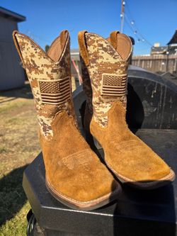 kid Ariat boots