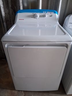 New GE
Hotpoint 6.2 cu. ft. vented Electric Dryer in White with Auto Dry
