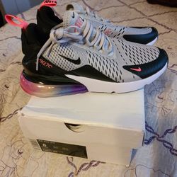Nike 270