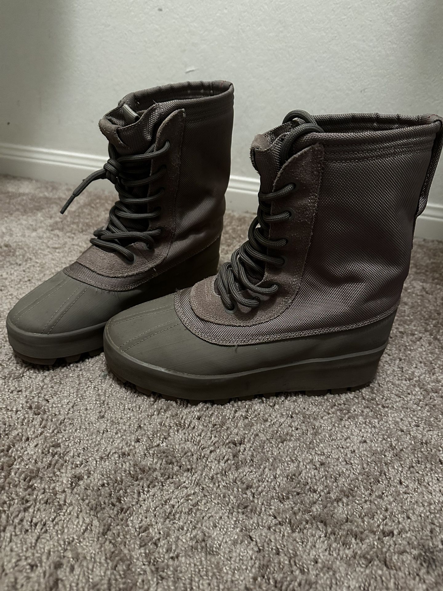 Yeezy Boots 950