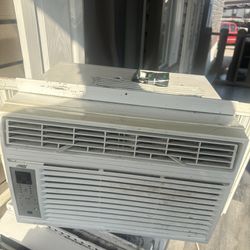 3 air conditioners $70 the 3