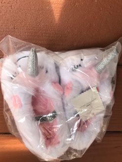 New Cat & Jack Unicorn Girl Slippers (12-24 months )