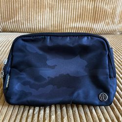 Lululemon Everywhere Belt Bag 