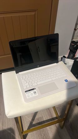 White HP Laptop with HDMI and USB Ports