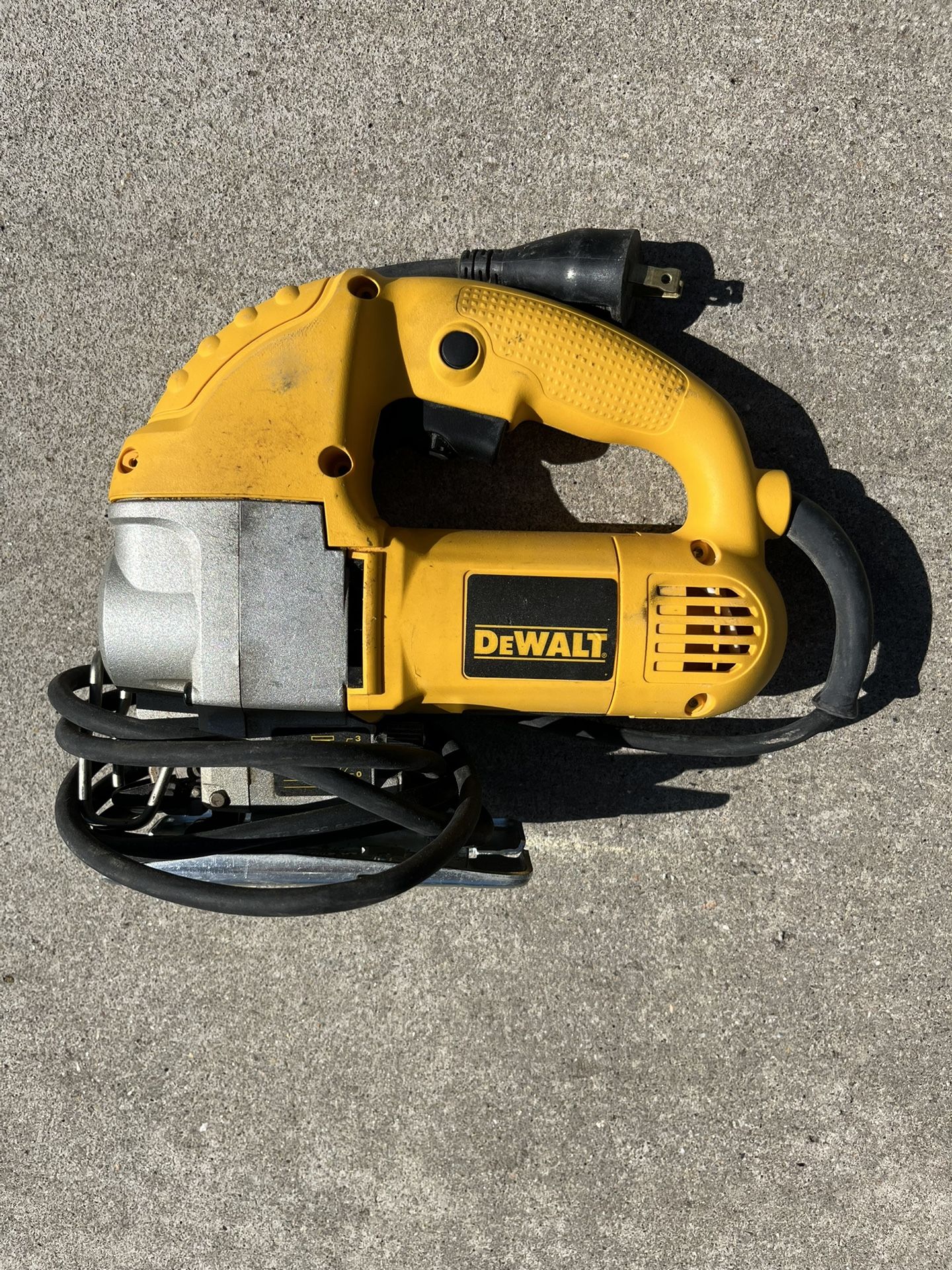 Dewalt DW317 Corded Jig Saw, 5.5a 