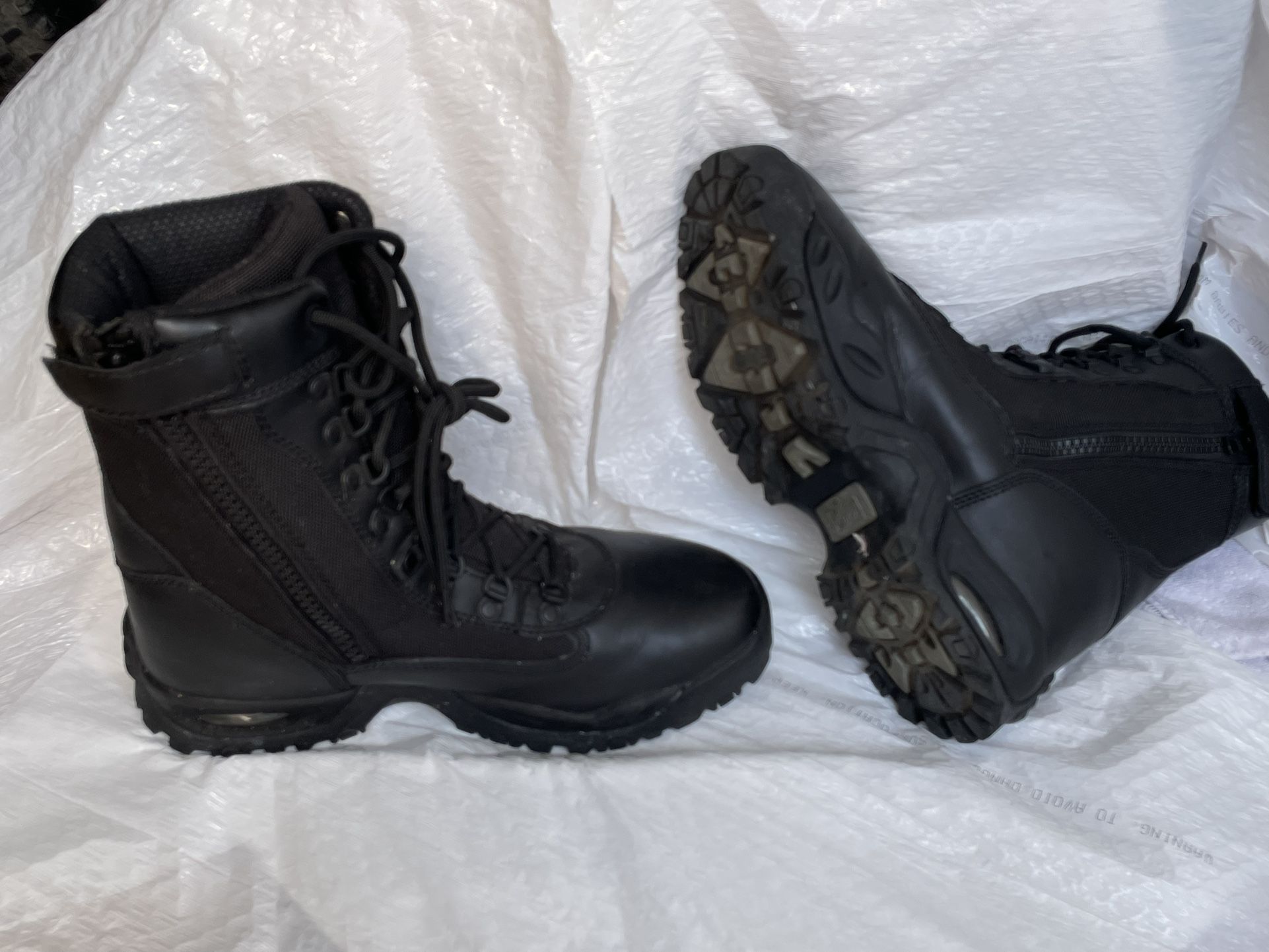 RIDGE. STEEL TOE BOOTS - NEW