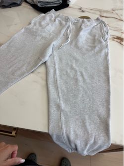 Lululemon cropped sweatpants (L)