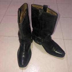 Man’s Black Leather Boots