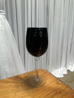 Ariana Black Wineglass