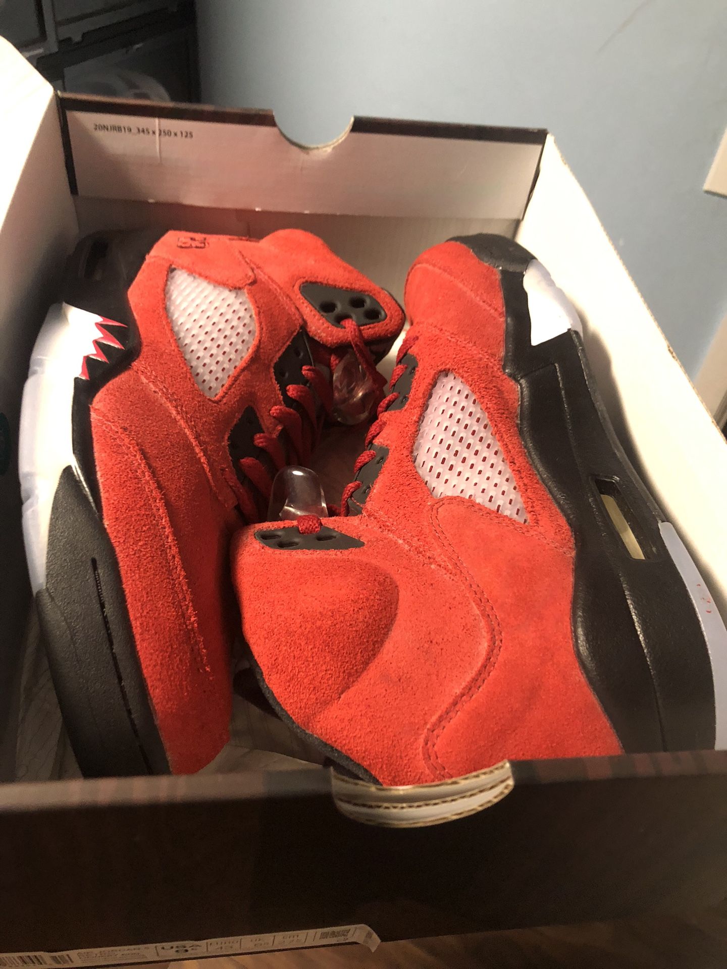 Jordan 5 Toro