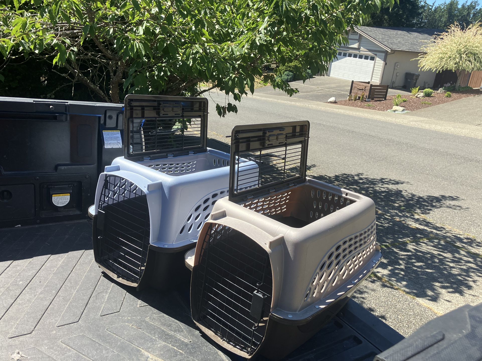 Small Dog Cat Rabbit Bunny Kennel Crate Carrier Like New 24" L by 14” W by 14” H $25 Each