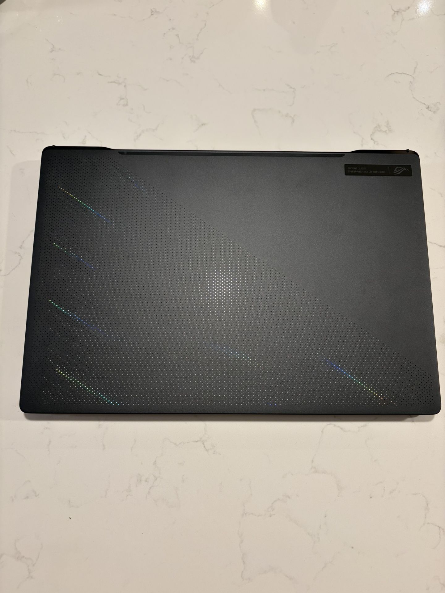ROG Zephyrus M16 16"165Hz Gaming Laptop- Intel Core i9-16GB DDR5 Memory-NVIDIA GeForce RTX 3070 Ti-1TB PCle 4.0 SSD