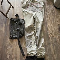Fishing Waders/Boots/Fishing Vest