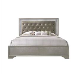 COMPLETE Queen Bedroom Set