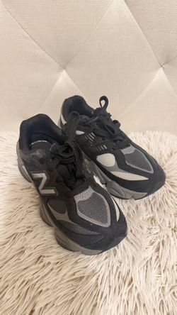 NEW BALANCE KIDS Tennis SIZE 1.5 Like New