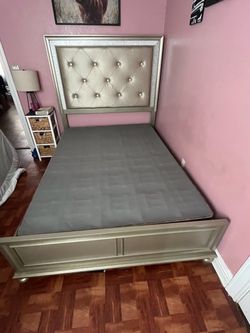 FULL SIZE BEDFRAME