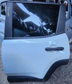 JEEP RENAGADE LEFT DRIVER REAR DOOR