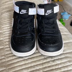 Boys Nikes Size 8 Toddler 
