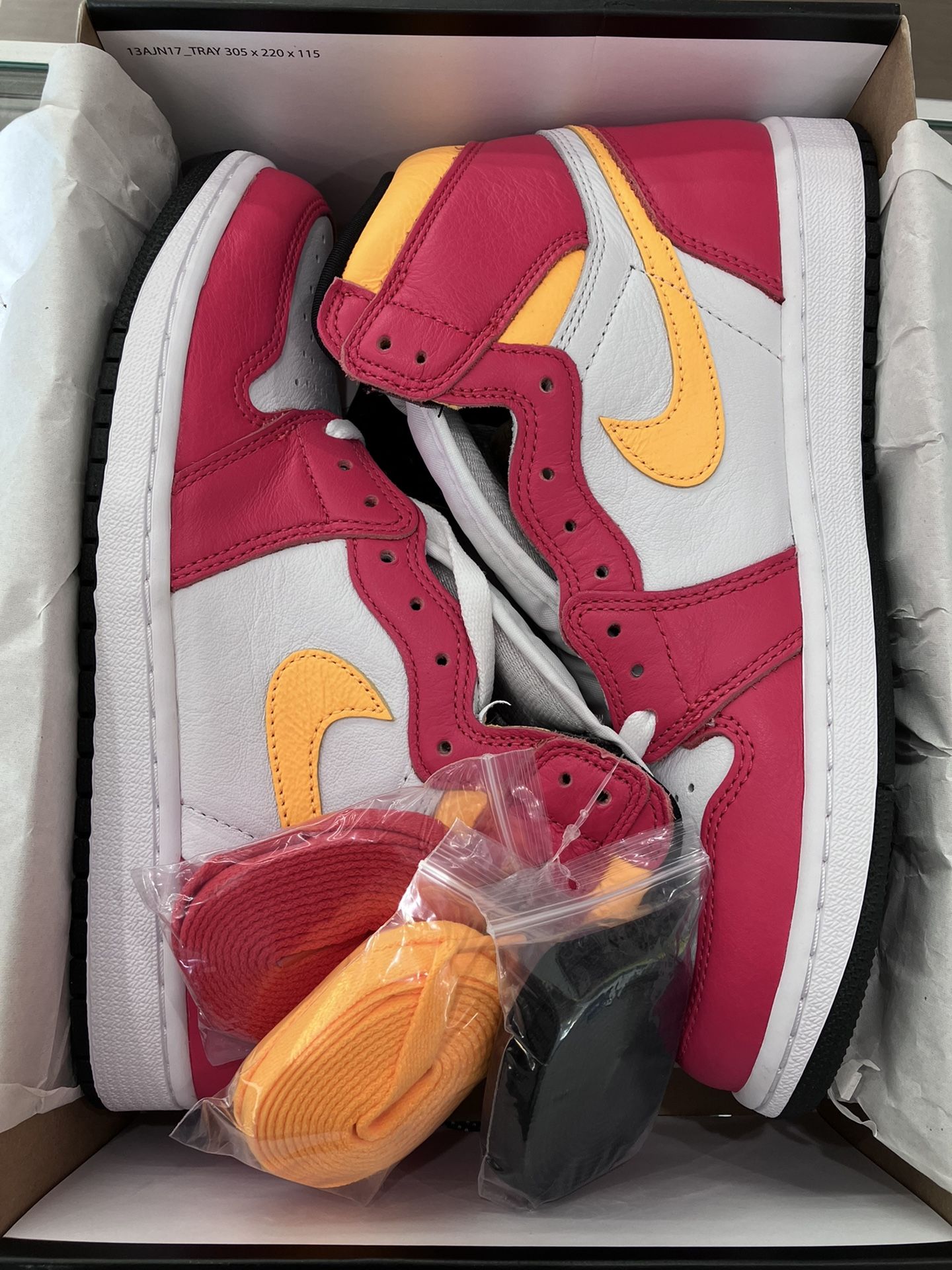Air Jordan 1 Retro High Light Fusion Red