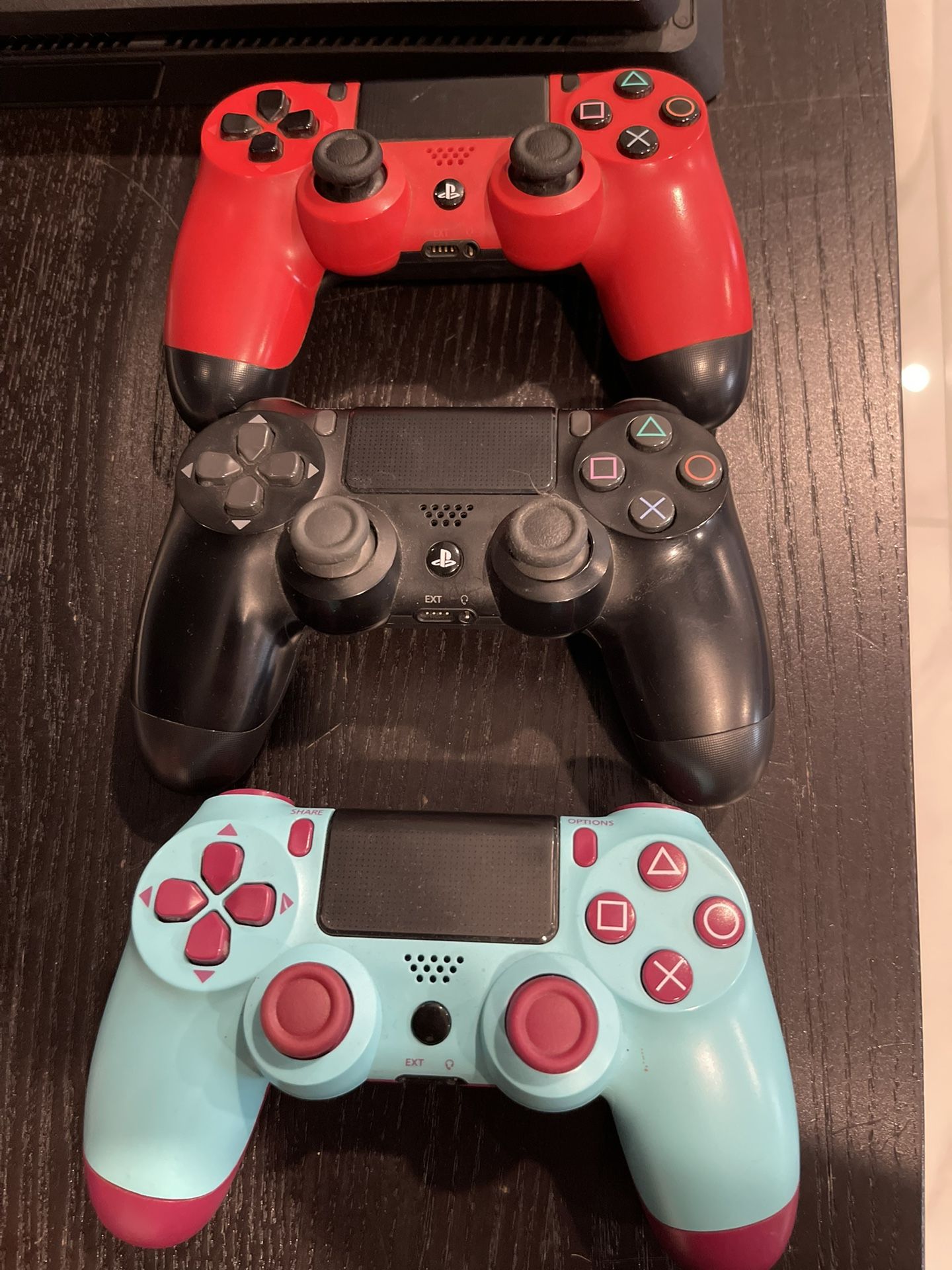 PS4 CONTROLLERS AND GAMES