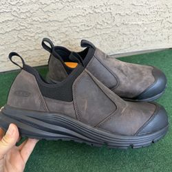 NEW - KEEN Utility carbon toe size 11.5 EE (wide)