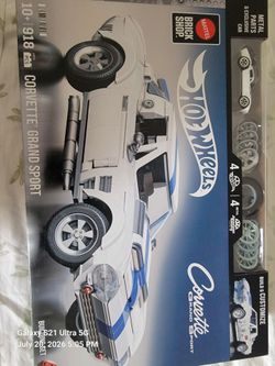 Hot Wheels Brick Shop Corvette