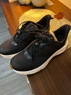 Hoka- men- NEW
