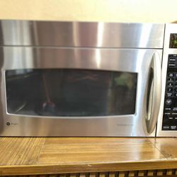 GE Large Microwave - MOVING SALE