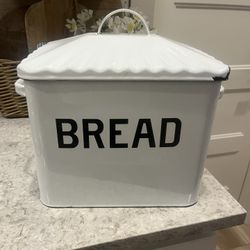 Farmhouse Metal Breadbox $20
